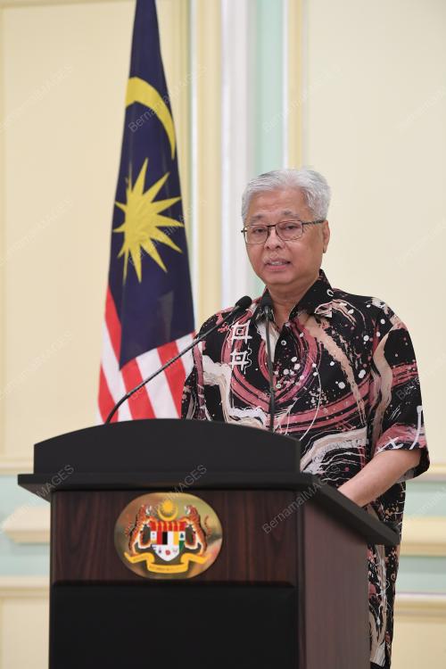 DATUK SERI ISMAIL SABRI YAAKOB