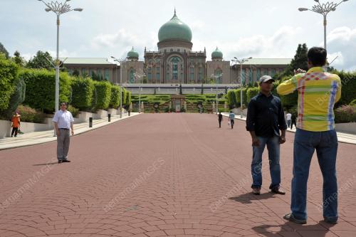 PTJ02_09082013_LENGANG