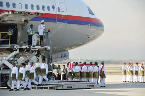 PTJ02_09092014_MH17