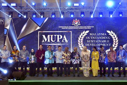 DATUK M NOOR AZMAN TAIB