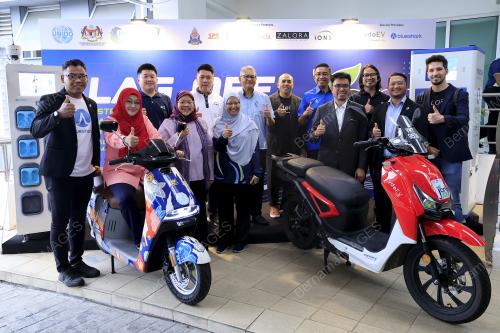 DATUK NOR YAHATI AWANG