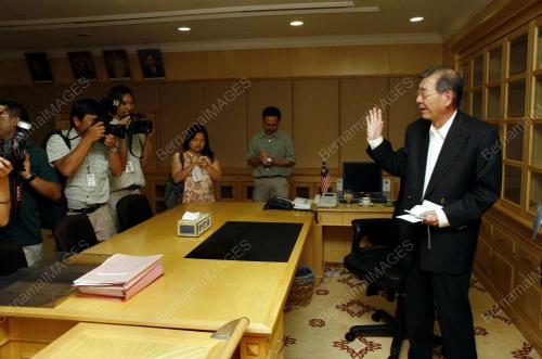DATUK SERI LIM KENG YAIK