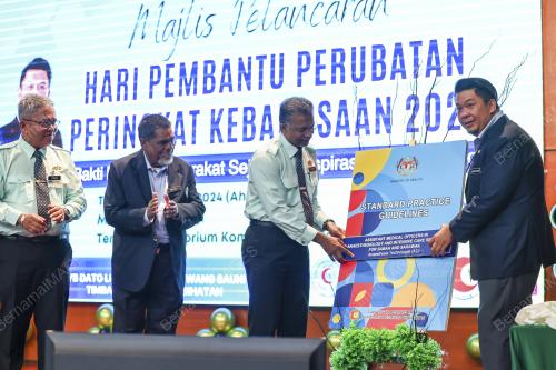 DATUK LUKANISMAN AWANG SAUNI