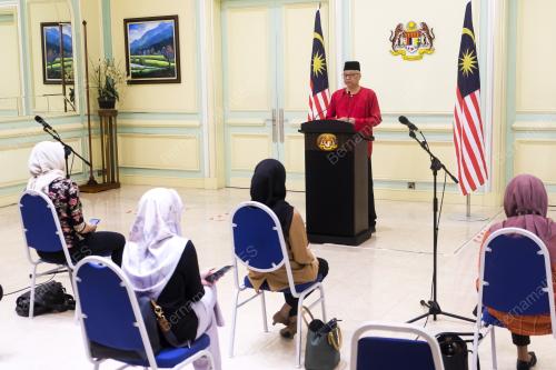 DATUK SERI ISMAIL SABRI YAAKOB