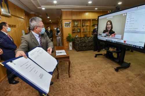 DATUK SERI DR ADHAM BABA