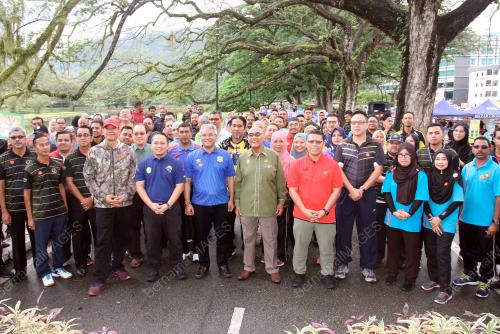 TANAM POKOK DI TAIPING