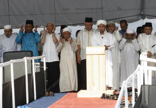 MOHD NAJIB TUN ABDUL RAZAK