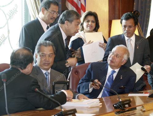 MOHD NAJIB TUN ABDUL RAZAK