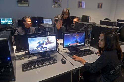 PTJ02_11082017_INDUSTRI_KREATIF