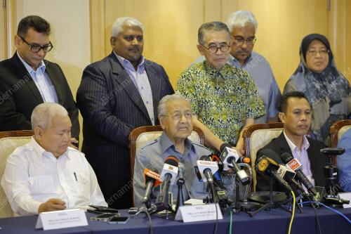 TUN DR MAHATHIR MOHAMAD