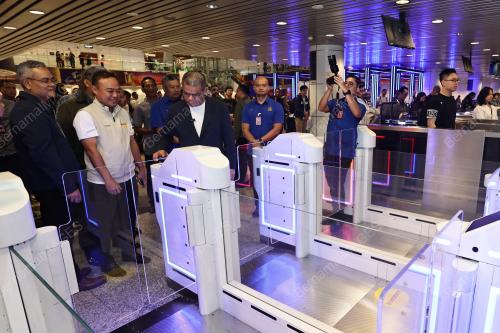 DATUK SERI SAIFUDDIN NASUTION ISMAIL