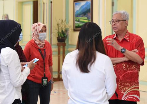DATUK SERI ISMAIL SABRI YAAKOB