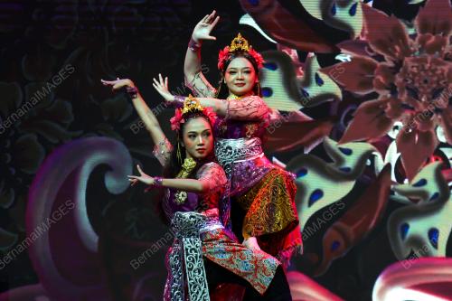 TEATER KUCING HITAM