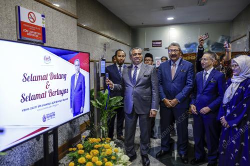 DATUK SERI SHAMSUL AZRI ABU BAKAR