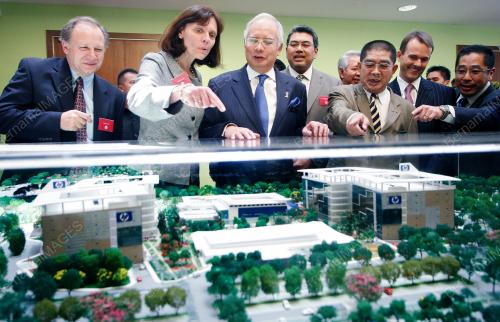 MOHD NAJIB TUN ABDUL RAZAK