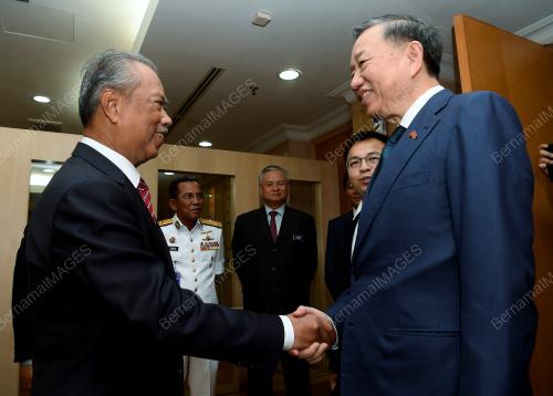 TAN SRI MUHYIDDIN YASSIN