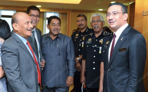DATUK SERI HISHAMUDDIN TUN HUSSEIN