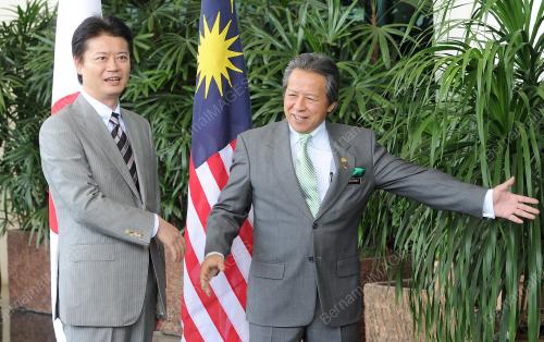 DATUK SERI ANIFAH AMAN