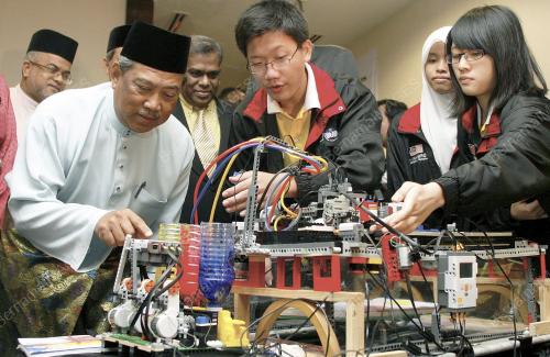MUHYIDDIN YASSIN