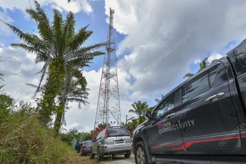 MENARA TELEKOMUNIKASI SIMPANG ULU BAYAN