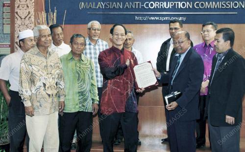 DATUK MOHD SHUKRI ABDULL