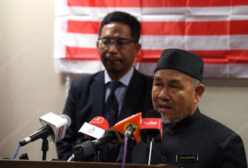 DATUK SERI TUAN IBRAHIM TUAN MAN