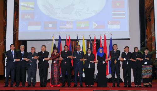 TAN SRI MOHAMED APANDI ALI