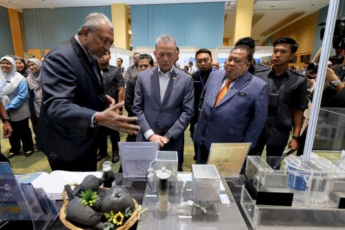 DATUK SERI FADILLAH YUSOF