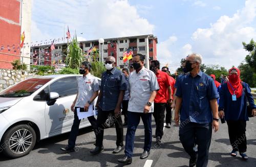DATUK SERI REEZAL MERICAN NAINA MERICAN