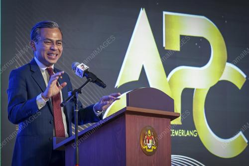 FAHMI FADZIL