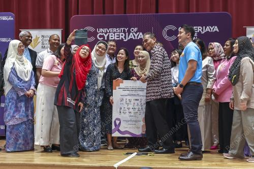 DATUK SERI DR DZILKEFLY AHMAD