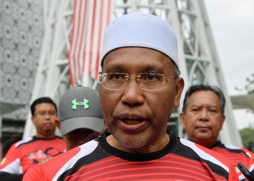 SENATOR DATUK IDRIS AHMAD