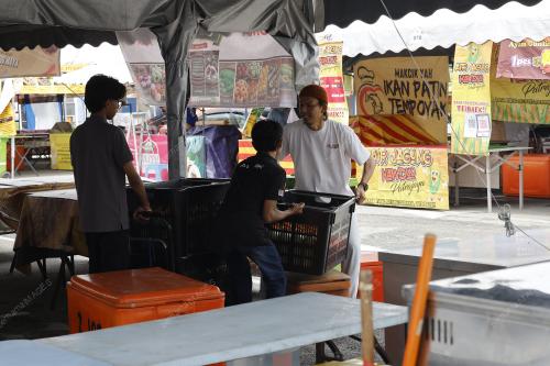 PERSIAPAN TAPAK BAZAR RAMADAN