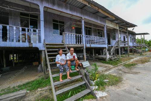 JENDELA FASA 1 DI MUKAH SARAWAK