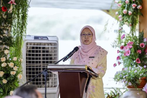 DR ZALIHA MUSTAFA