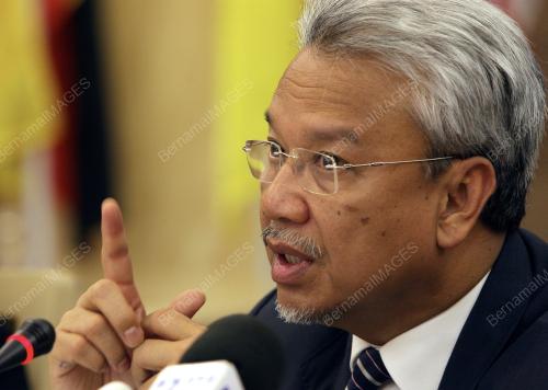 AHMAD HUSNI MOHAMAD HANADZLAH