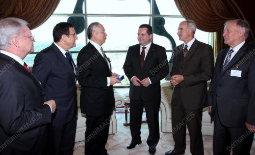 MOHD NAJIB TUN ABDUL RAZAK