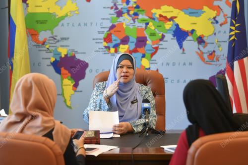 DATUK SERI RINA MOHD HARUN