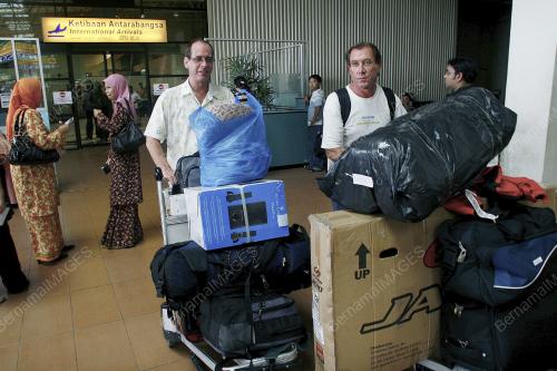 PENERBANGAN DARI BANGKOK