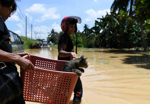 BANJIR DI DENGKIL