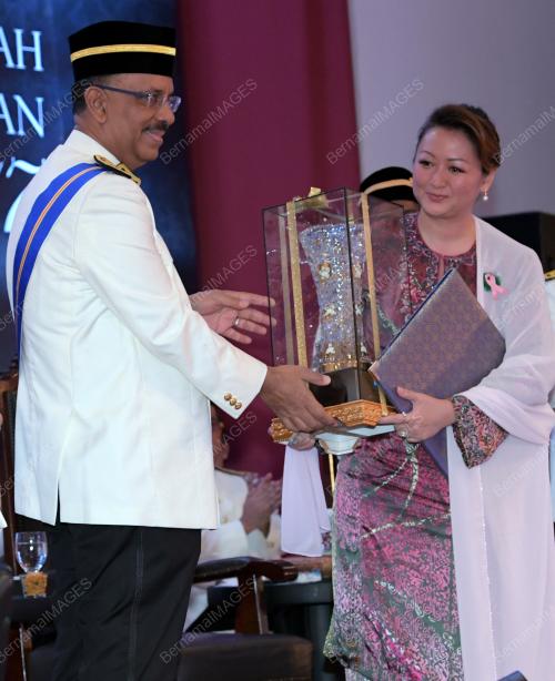 PTJ02_19102017_PENGANUGERAHAN