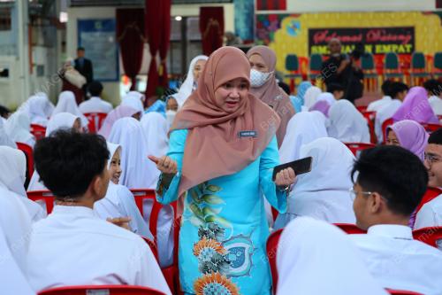 FADLINA SIDEK