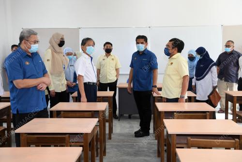 DATUK DR MOHD RADZI MD JIDIN
