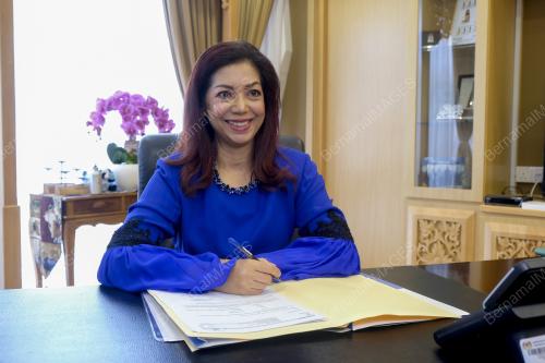 DATUK SURIANI AHMAD