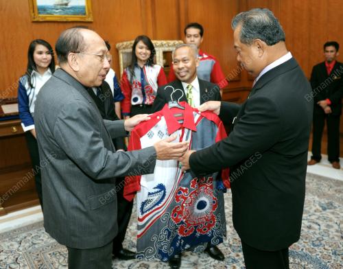 TAN SRI MUHYIDDIN MOHD YASSIN