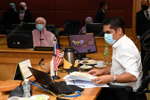 DR MOHD RADZI MD JIDIN