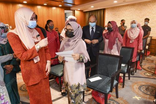 DATUK SERI RINA MOHD HARUN