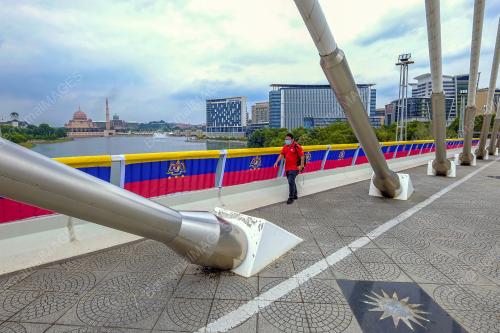BENDERA WILAYAH PERSEKUTUAN INDAHKAN PUTRAJAYA