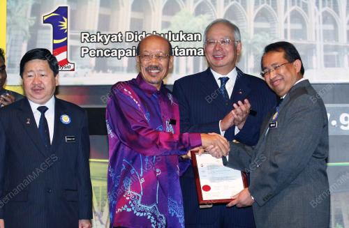 DATUK SERI MOHD NAJIB TUN ABDUL RAZAK