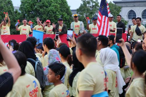 DATUK SERI FADILLAH YUSOF
